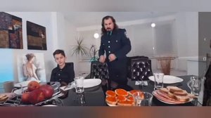 Кто скрывается за лицом Димы из сериала Школа Глазами Школьника? (моя версия)!!!!