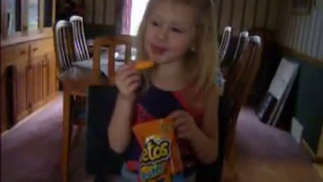 The killer of Mr. Apple now eating cheetos смотреть онлайн