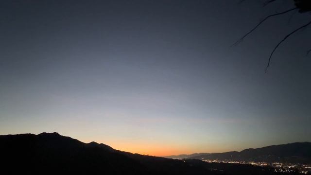 Dusk Hike at Griffith Park| Scenic Views| ProRes| Dolby Vision 4K HDR| iPhone 13 Pro Max| Cinematic смотреть онлайн