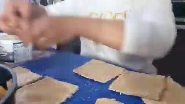 APPLE ROLL UPS FRENCH TOAST...ALA DEE смотреть онлайн