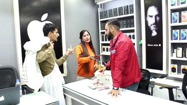 Beggar Buying iPhone 14 Pro Max Prank- Rich Beggar @BobbyButt смотреть онлайн