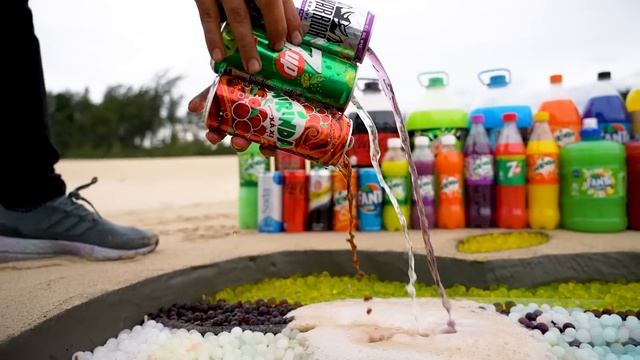 How to make Rainbow Apple and Pepsi Logo in the Hole with Orbeez, Coca Cola, Popular Sodas & Mentos смотреть онлайн