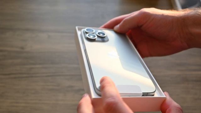 iPhone 15 Pro Max Natural Titanium смотреть онлайн