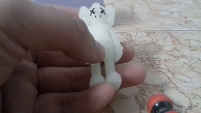 [Phụ kiện] Unboxing kaws keychain смотреть онлайн