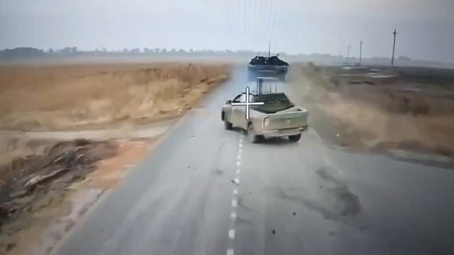 Работа FPV-дронов на оптоволокне ВС РФ по целям ВСУ в Курской области. смотреть онлайн