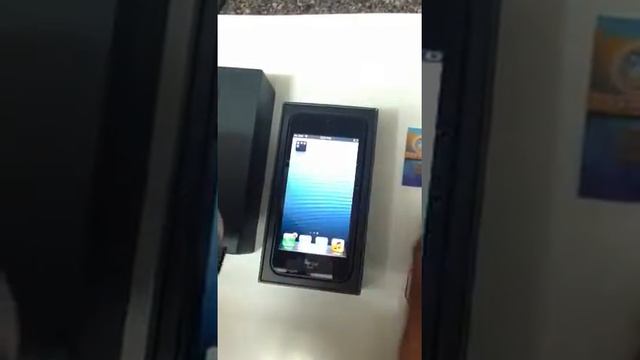 iPhone 5 16GB on Wind and Mobilicity смотреть онлайн