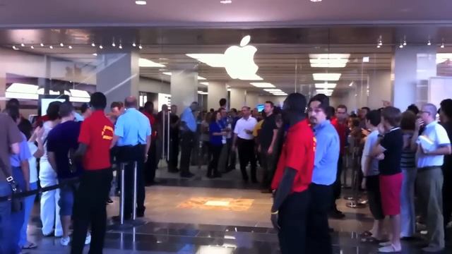 Apertura Apple Store Barcelona смотреть онлайн