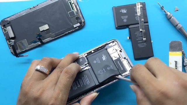iPhone X battery replacement | iPhones x Battery Health смотреть онлайн