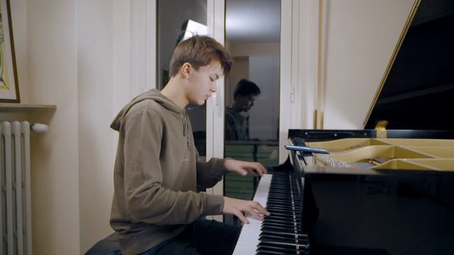 iPhone Ringtones played on the Piano смотреть онлайн