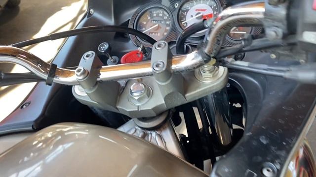 Yamaha TDM850 - RN03J-001264 смотреть онлайн