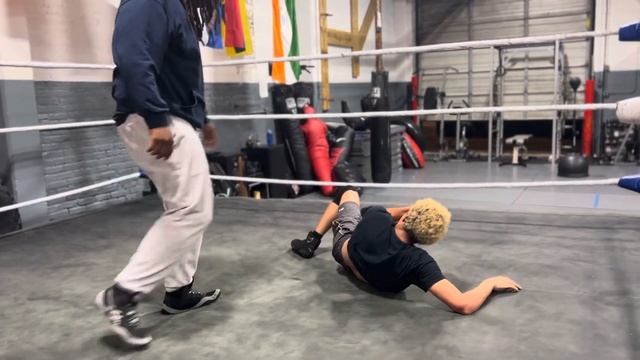 JR Lindsey seeks revenge on Adonis Allen смотреть онлайн
