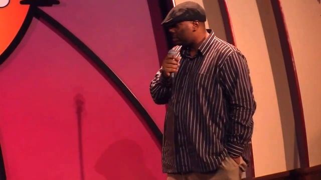 Ernest Shepard - ChicagoNow at The Laugh Factory смотреть онлайн