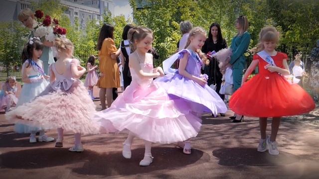 Музыка для выпускного утренника "Сиреневый вальс" смотреть онлайн