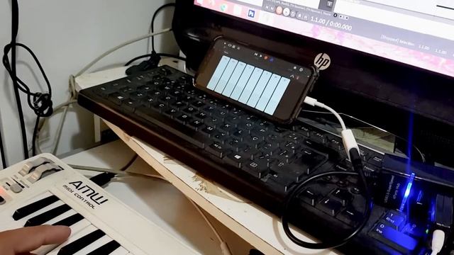 Controlador amw mini 32 no iPhone usando GarageBand смотреть онлайн