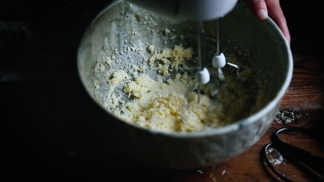 Caramel Apple Upside Down Cake смотреть онлайн