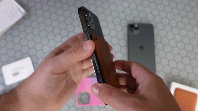 Apple Magsafe Wallet iPhone 12 Series смотреть онлайн
