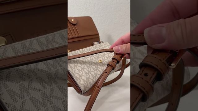 Michael Kors Jet Set Phone Crossbody смотреть онлайн