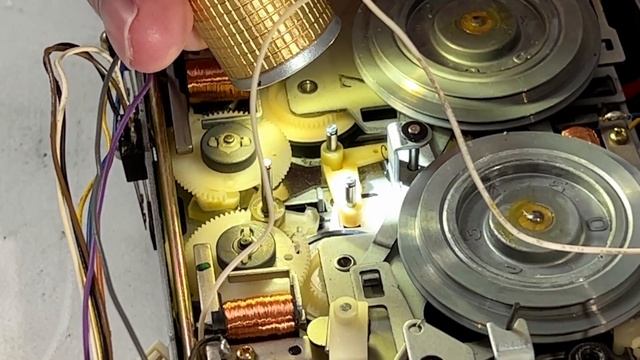 Sony CFS-9000 Part 4: FINAL Attempt at Auto-Reverse Fix and Speaker Repair смотреть онлайн