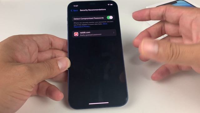 Compromised Passwords iPhone What to Do! смотреть онлайн