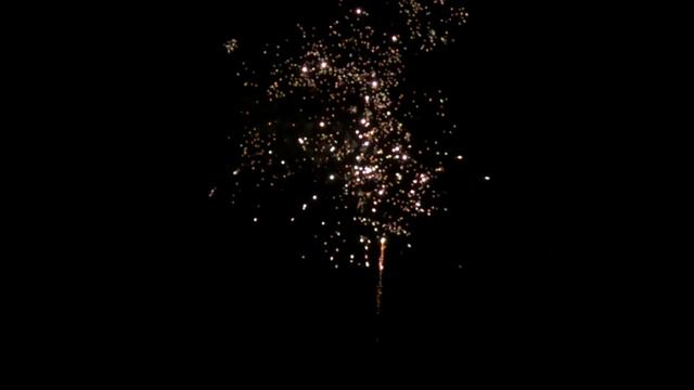 Red Apple Fireworks 🍎 MOB MADNESS 196 SHOTS!! 4K 60FPS смотреть онлайн