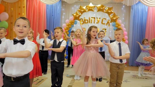 Танец "Первоклашки" #выпускной смотреть онлайн