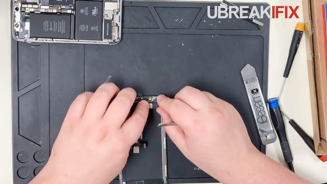 iPhone X Screen Repair Timelapse: UBREAKIFIX смотреть онлайн