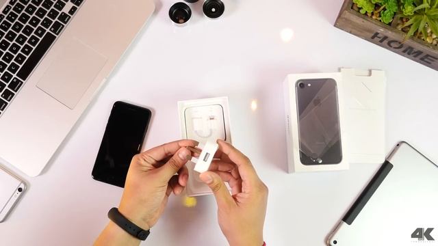 iPhone 7 Unboxing By John Sey (Cambo Report) 4K смотреть онлайн