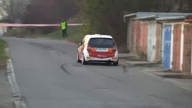 III. RallyShow Uherský Brod 2011 | 32 | Pepa Peřina - Josef Píža смотреть онлайн