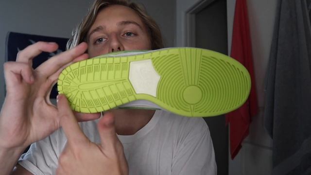 THESE NIKE SB DUNK LOWS ARE MUCH BETTER IN HAND! | Unboxing/Review смотреть онлайн