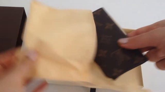 Unboxing Louis Vuitton iPhone 5/5S/SE Case смотреть онлайн