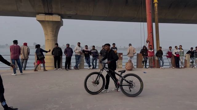 NIT GHAT ME KAHA RIDE KAR DIA CYCLE 🥵STUNT KARNE KE CHAKAR ME FIREFOX CRASH KAR DIA #explore #vlog смотреть онлайн