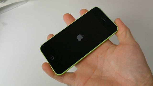 Apple iPhone 5c Unboxing & First Look смотреть онлайн