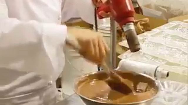 Jacques Torres Shows How to Temper and Store Chocolate смотреть онлайн