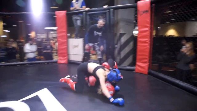 KOTMMA RUMBLE 4: Белова (красный) — Токминина (синий) смотреть онлайн