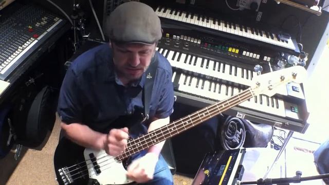 Bass Guitar lessons - I Wish смотреть онлайн