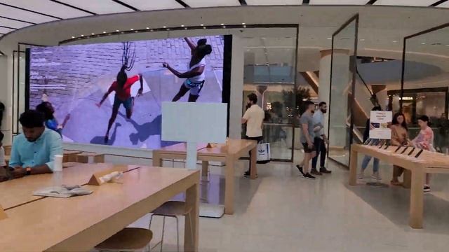 Apple store in Dubai смотреть онлайн