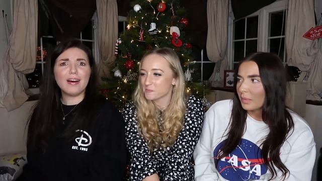 Brits try American food for the first time! America food tasting смотреть онлайн