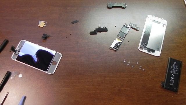 Speedy white iPhone 4 teardown смотреть онлайн