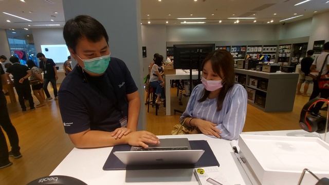 พานางไปซื้อ MacBook Pro ที่ Studio7 สาขา Central Ladprao смотреть онлайн