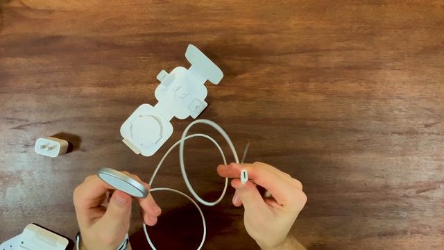 MagSafe Charger & 20W Apple Power Adapter Unboxing & Impressions смотреть онлайн