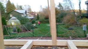 Монтаж верхней обвязки каркасного дома