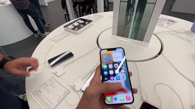 iNvent store iPhone 13 Offer | इतना सस्ता iPhone 😱 смотреть онлайн