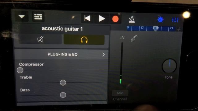 32-track Recording on iPhone - a walk-through of While My Guitar Gently Weeps смотреть онлайн