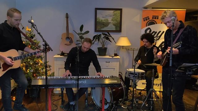 Say Keys - Feliz Navidad (Live) смотреть онлайн