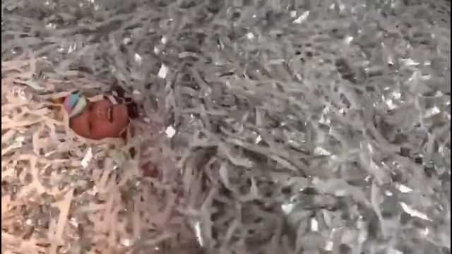 бумажное и серебренное шоу смотреть онлайн