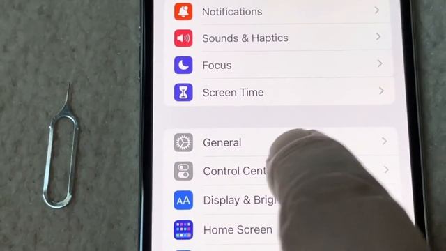 5 Things You Need to Do Before Selling, Giving Away Or Trading In your iPhone смотреть онлайн
