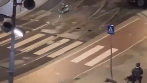 Apple store Amsterdam hostage situation ending Feb. 22 2022 2/2 (zoomed)