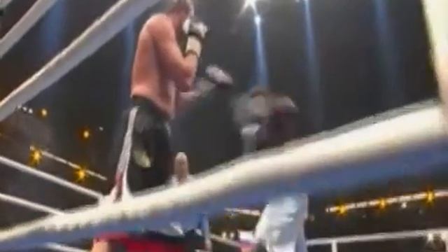 Роберт Хелениус победил Сэмюэля Питера смотреть онлайн