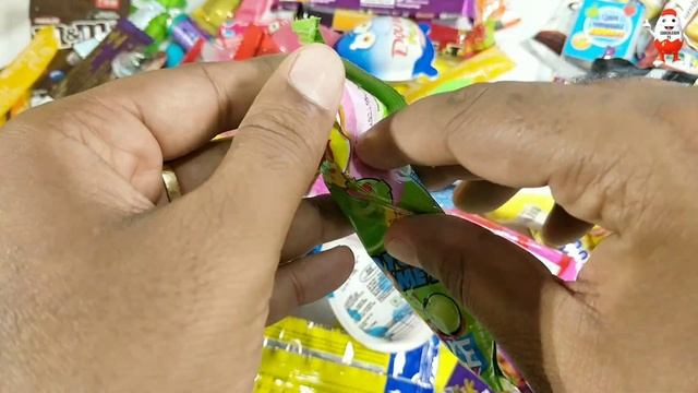 ASMR, Yummy chupa chups lollipop bubble gum Green Apple and Strawberry Flavour, Do you Love me 😍 смотреть онлайн