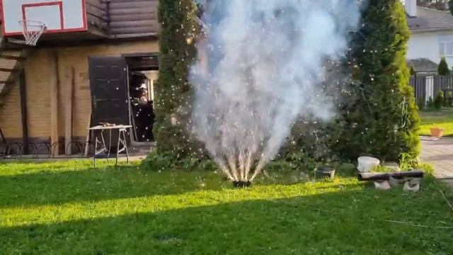 Веер из фонтанов | Пиротехническое шоу, фейерверки смотреть онлайн